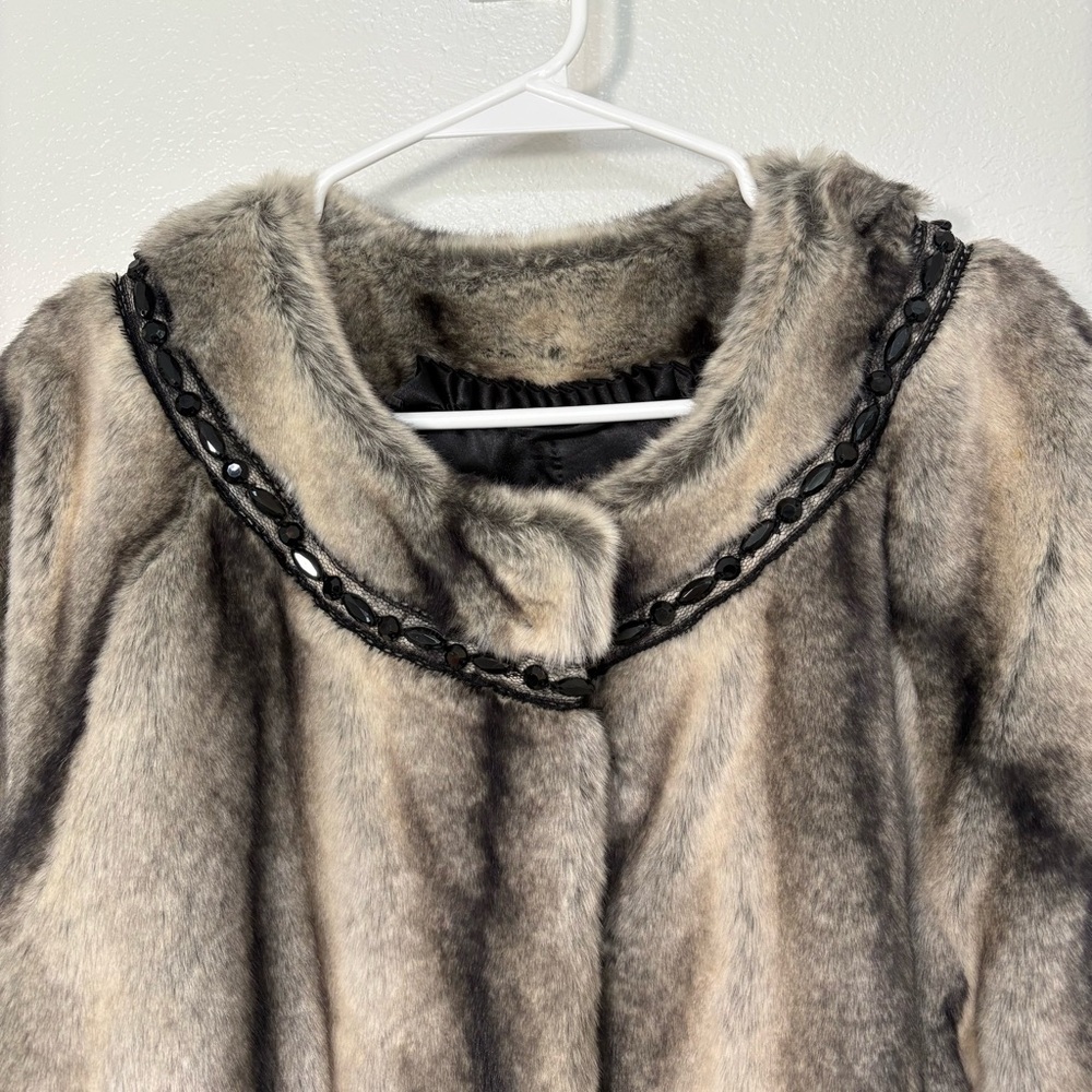 Terry Lewis Classic Luxuries Faux Fur 3/4 Sleeve Swing Coat - Medium/Large - Picture 3 of 11